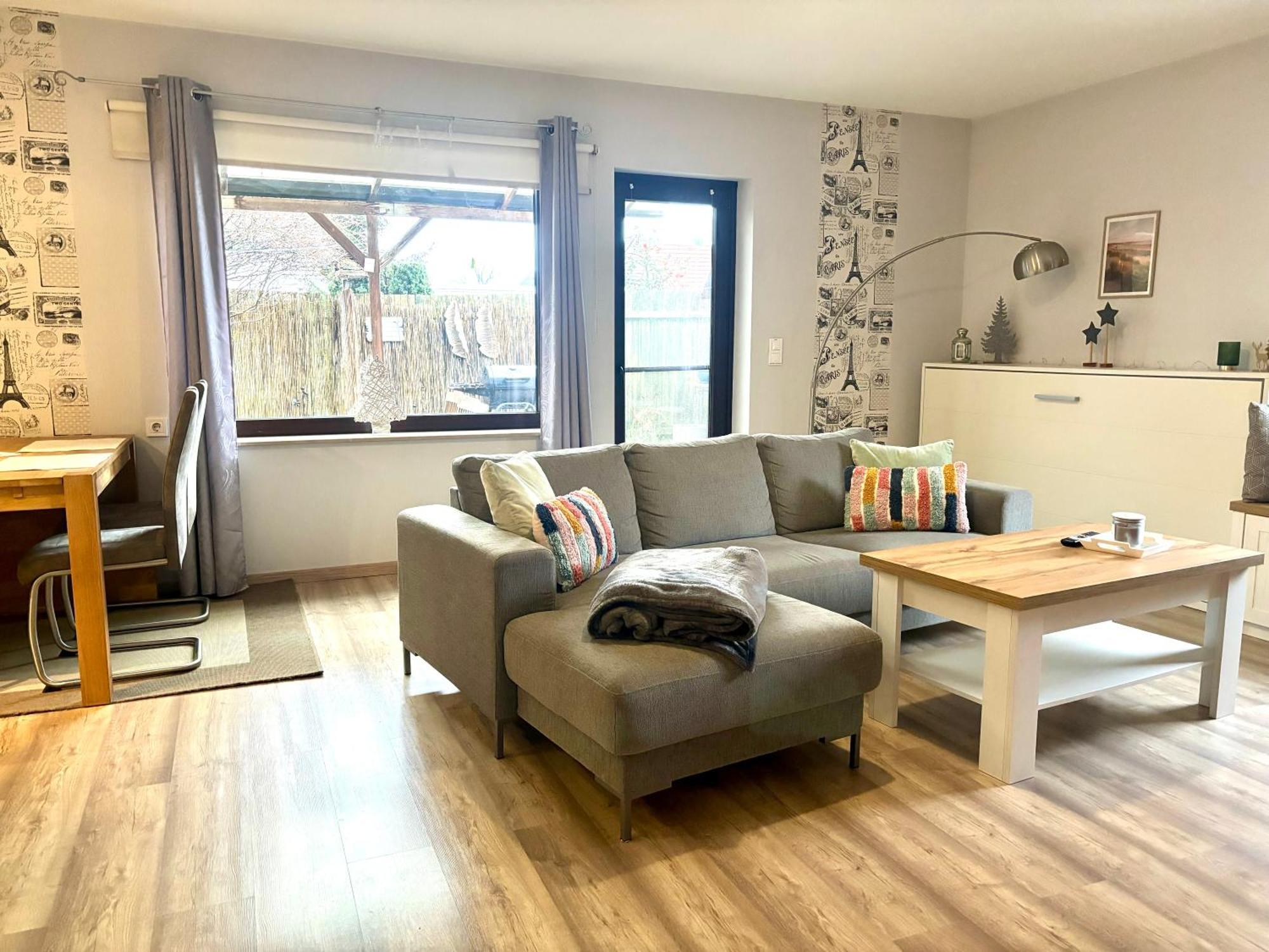 Grosse Wohnkueche, Terrasse, Schlafzimmer Am Steinhuder Meer, Wlan, Parkplatz, Fussbodenheizung, 70Qm Wunstorf Εξωτερικό φωτογραφία