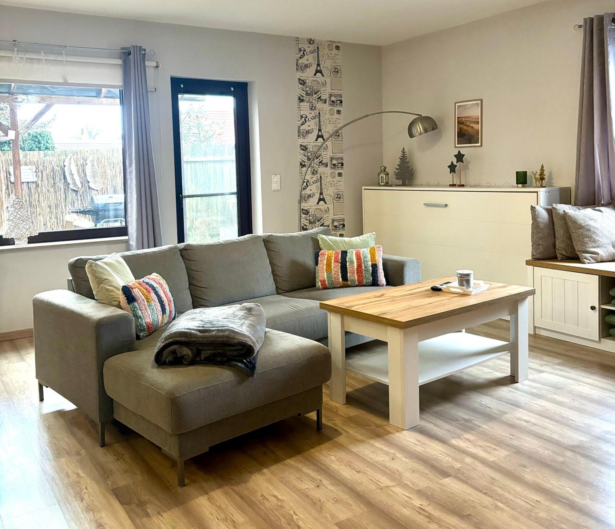 Grosse Wohnkueche, Terrasse, Schlafzimmer Am Steinhuder Meer, Wlan, Parkplatz, Fussbodenheizung, 70Qm Wunstorf Εξωτερικό φωτογραφία